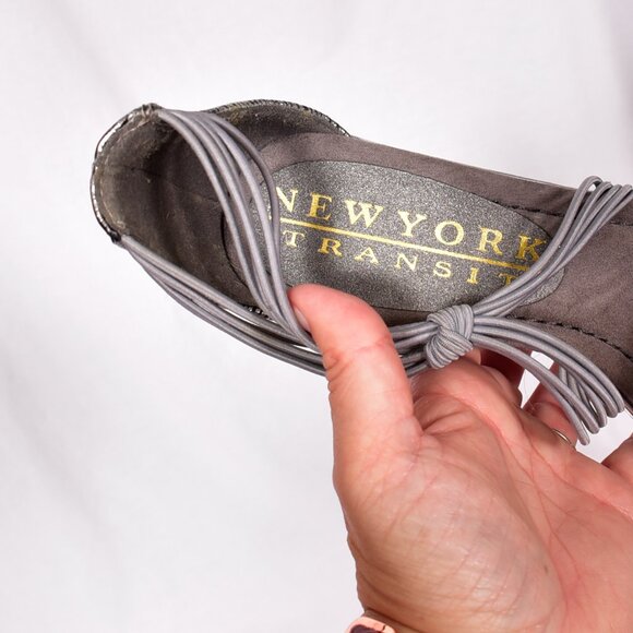 New York Transit Women's Silver Wedge Sandals Strappy Open Toe Size 6 M - Picture 8 of 8